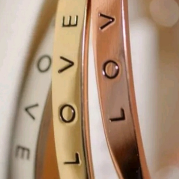 🎀3/$22🎀 LOVE Bangle Bracelets - Picture 2 of 4